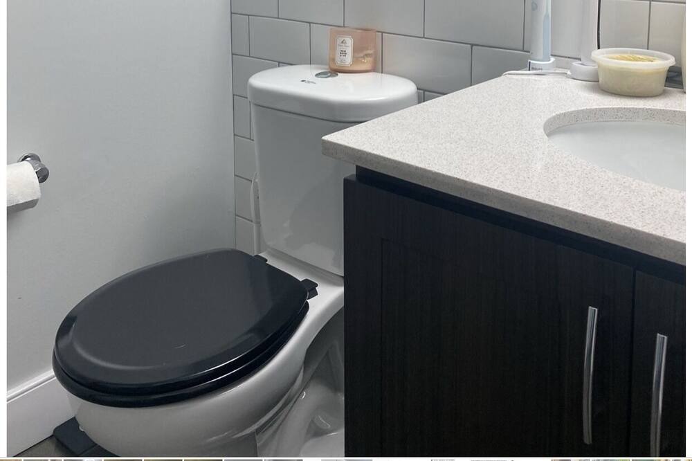 Photo of Bathroom in Parkdale