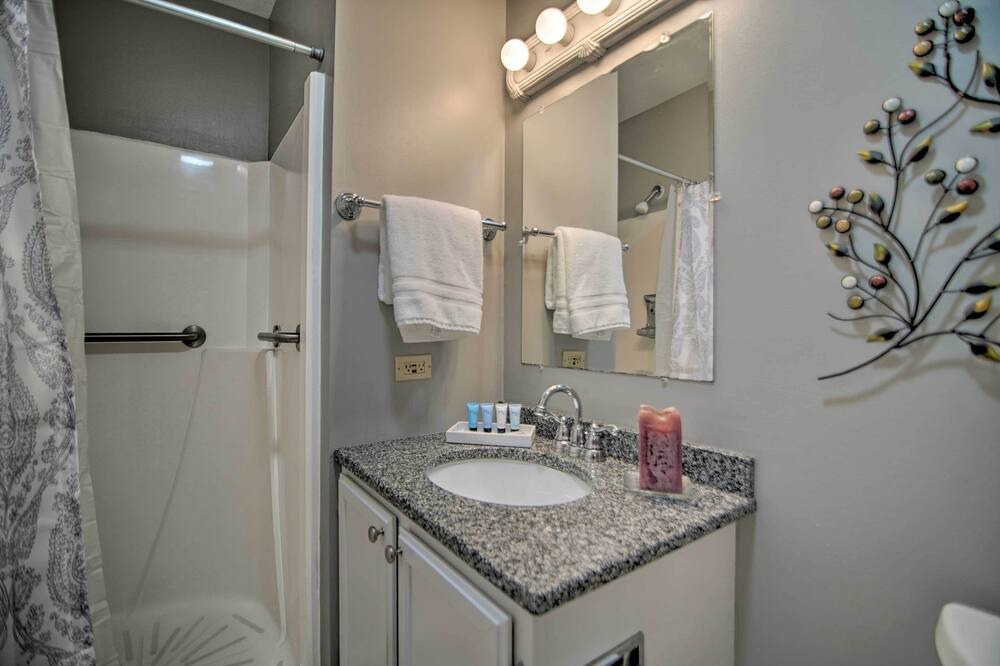 Photo of Bathroom in Gurnee