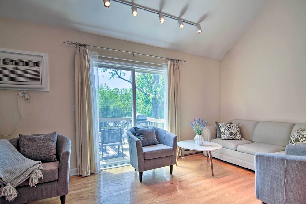 Photo of Livingroom in Gurnee