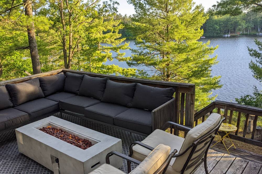 Photo of Patio Balcony in Gravenhurst