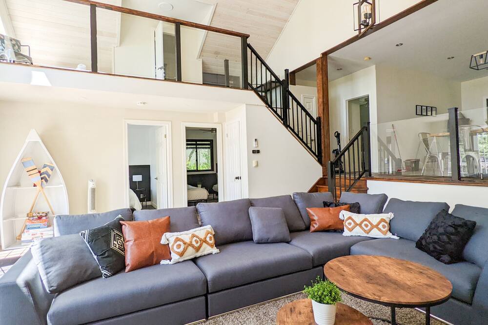 Photo of Livingroom in Gravenhurst