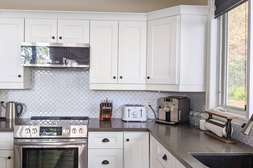Photo of Kitchen in Gravenhurst