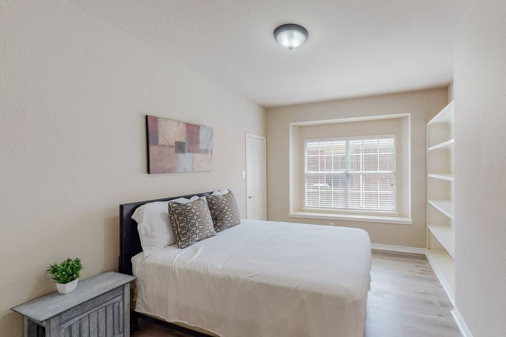 Photo of Bedroom in Murphy