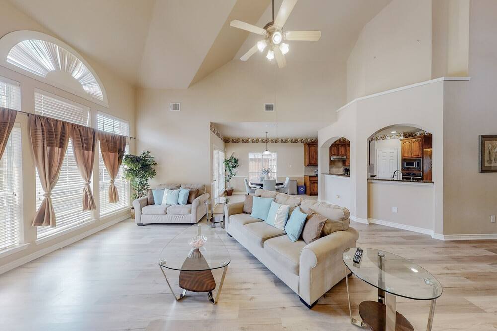 Photo of Livingroom in Murphy