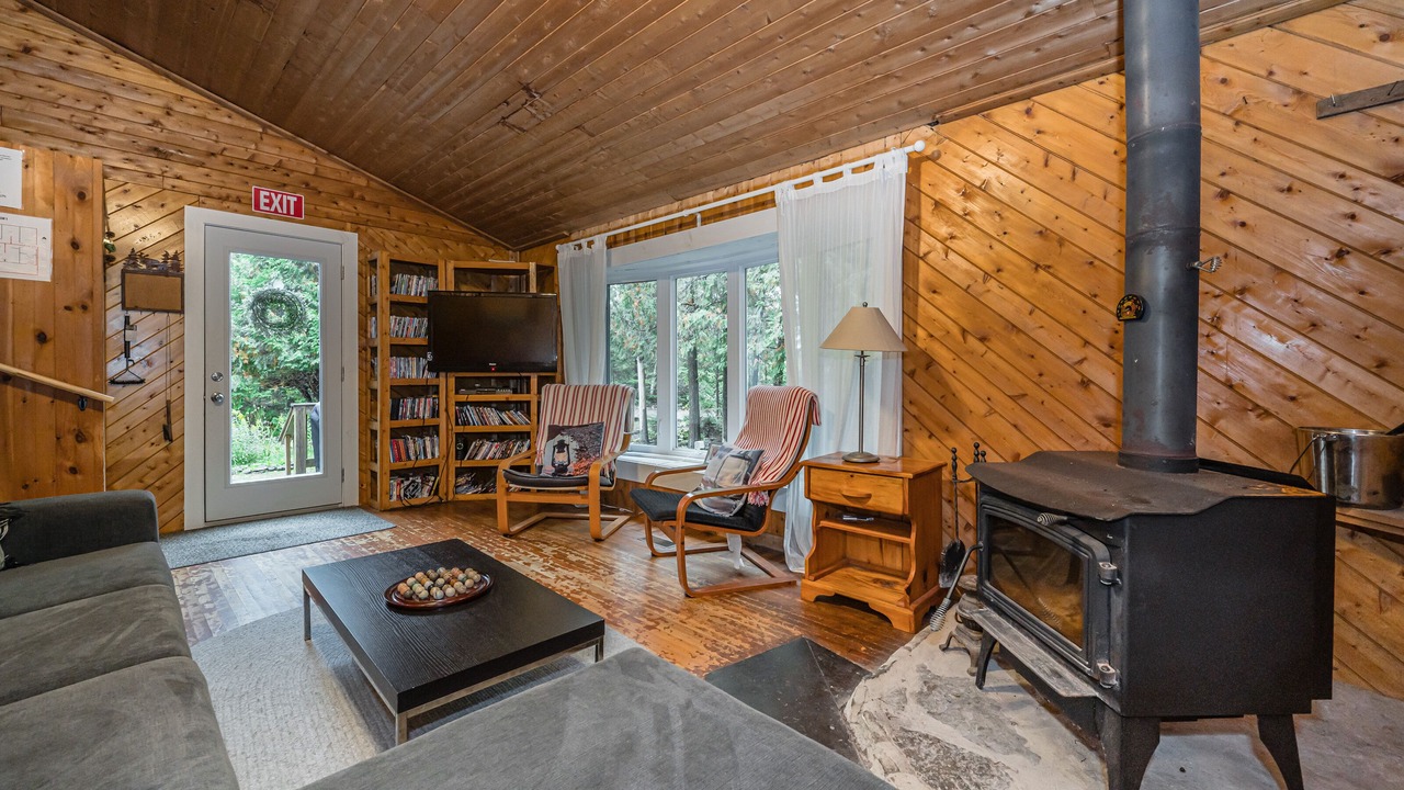 Photo of Livingroom in Miller Lake