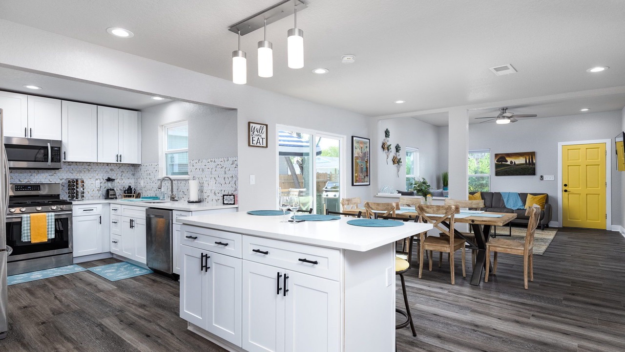 Photo of Kitchen in Northwest Los Angeles Heights