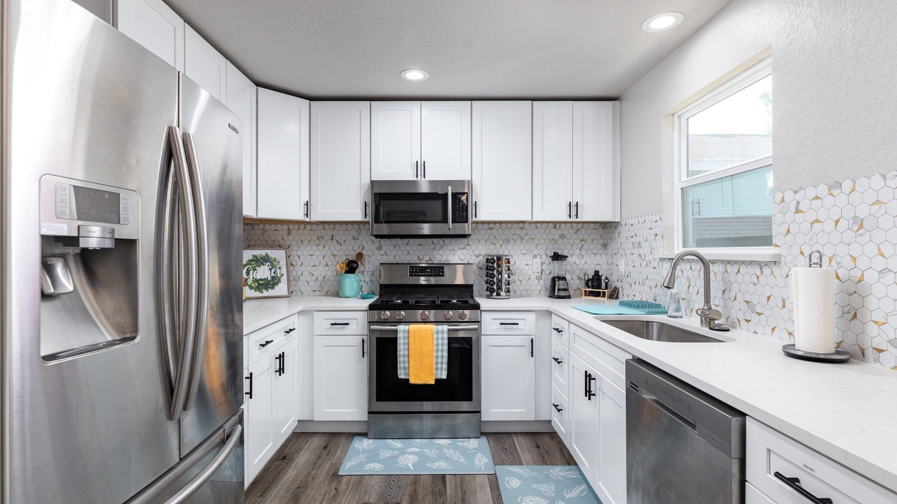 Photo of Kitchen in Northwest Los Angeles Heights