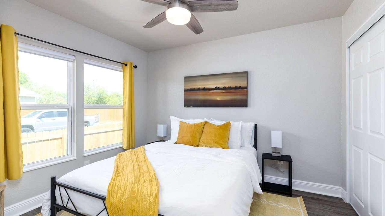 Photo of Bedroom in Northwest Los Angeles Heights