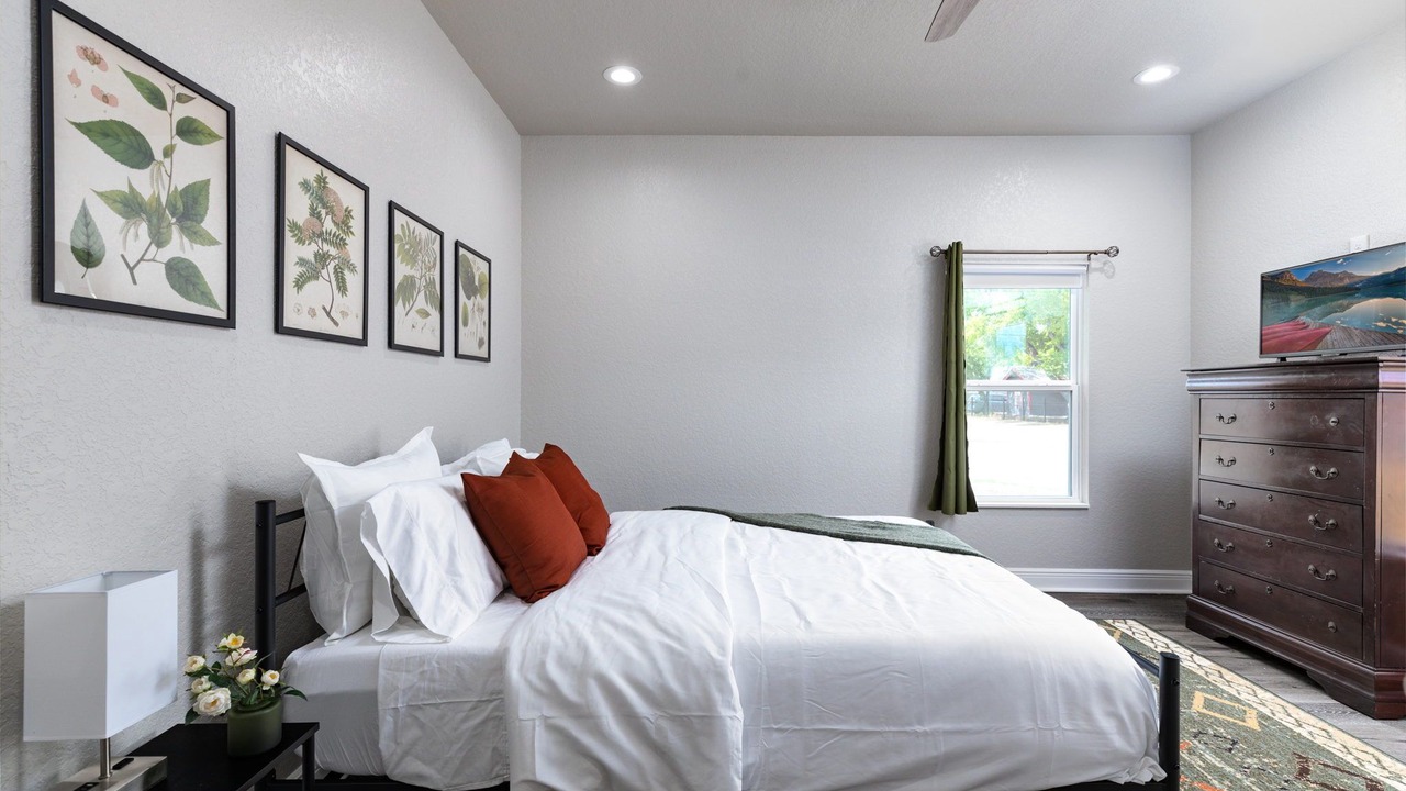 Photo of Bedroom in Northwest Los Angeles Heights