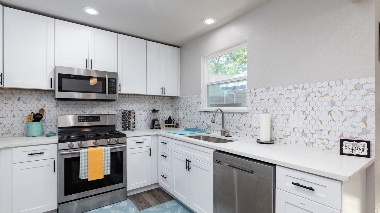 Photo of Kitchen in Northwest Los Angeles Heights