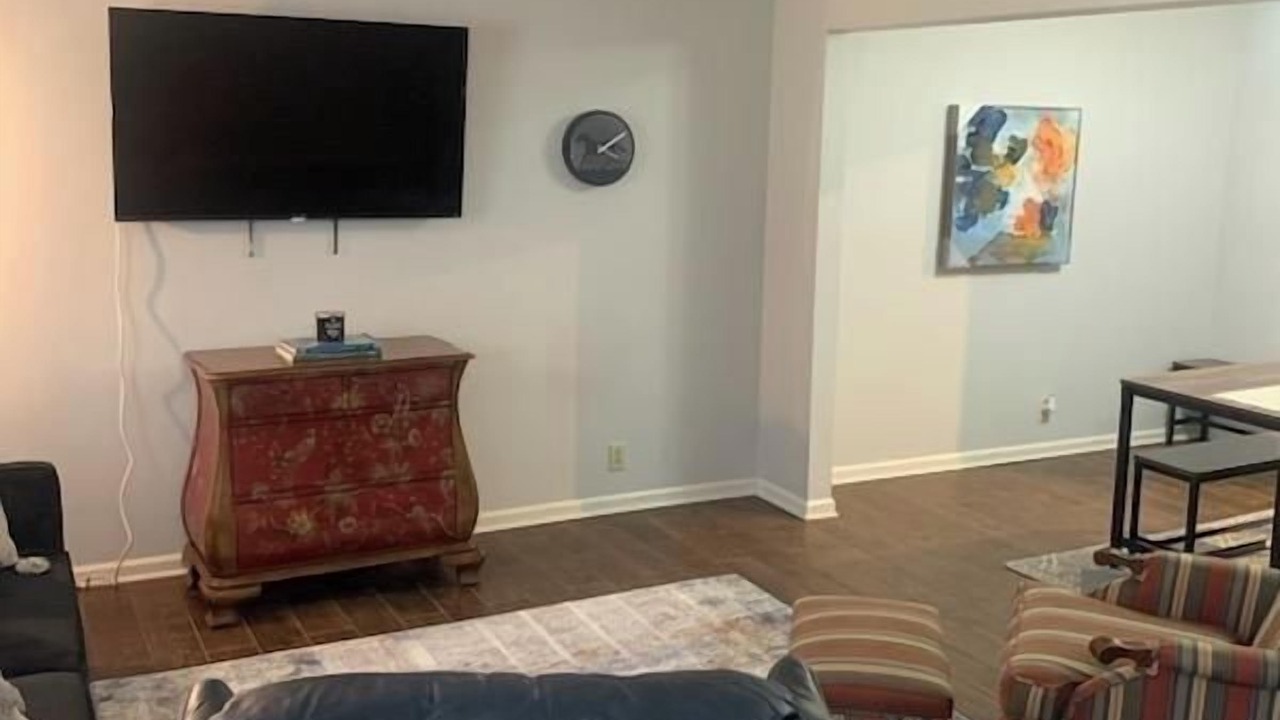 Photo of Livingroom in West Meade