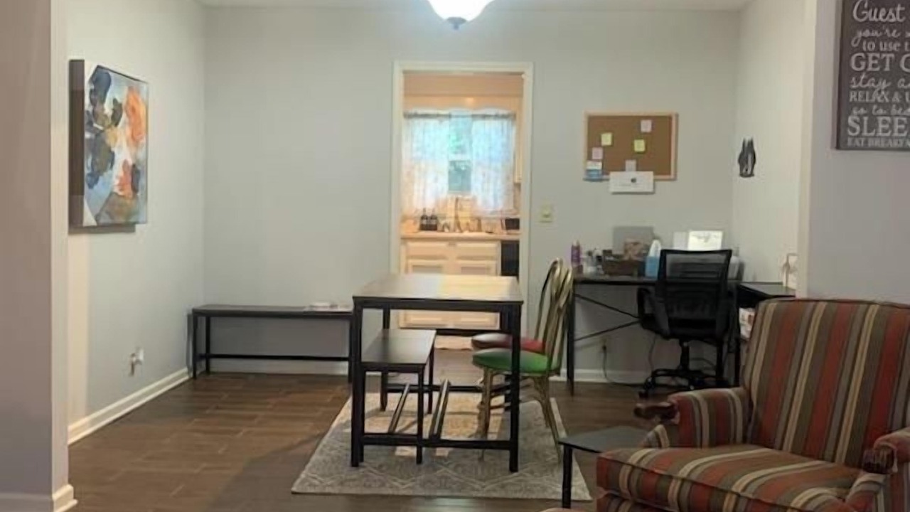 Photo of Livingroom in West Meade