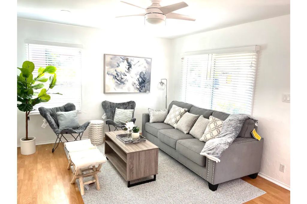 Photo of Livingroom in Del Aire
