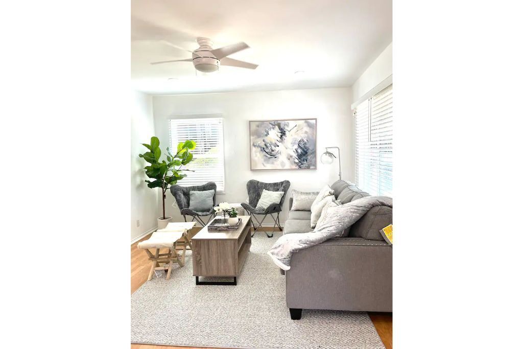Photo of Livingroom in Del Aire