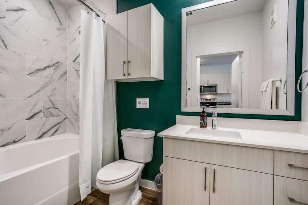 Photo of Bathroom in East Riverside - Oltorf