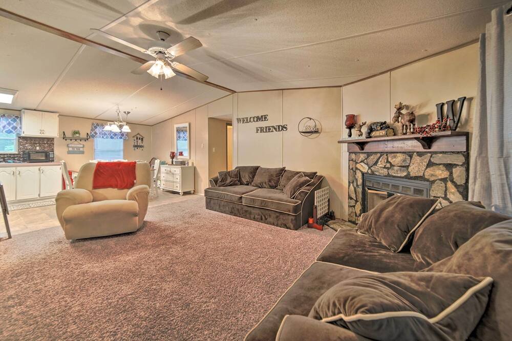 Photo of Livingroom in La Follette