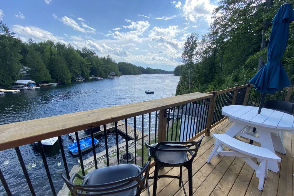 Photo of Patio Balcony in Val-des-Monts