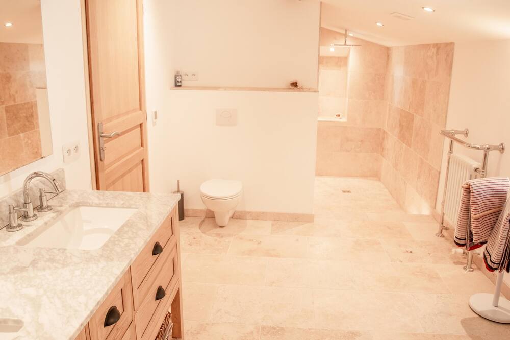 Photo of Bathroom in Tournon-d'Agenais