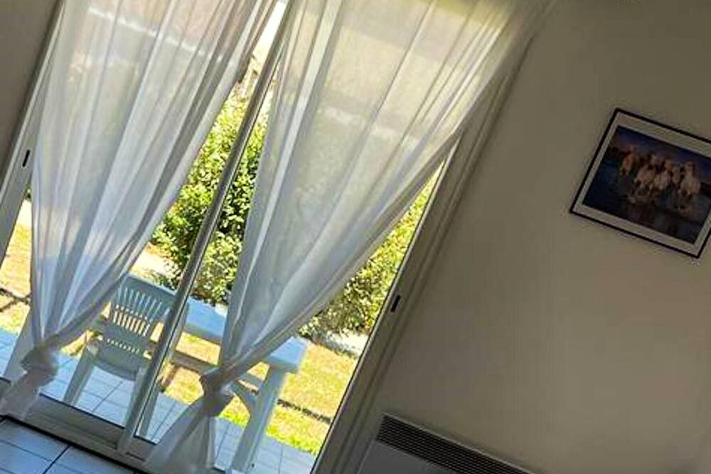 Photo of Livingroom in Saint-Saturnin-les-Avignon