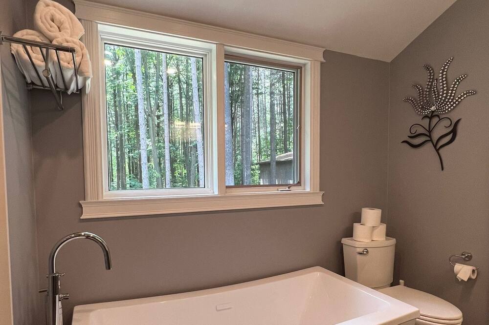 Photo of Bathroom in Caledon