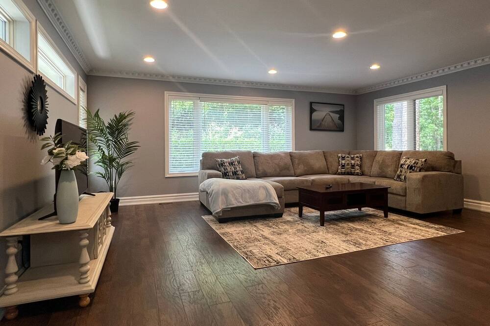 Photo of Livingroom in Caledon