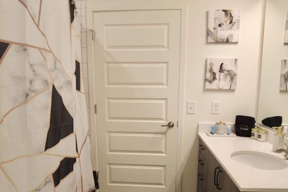 Photo of Bathroom in Mableton