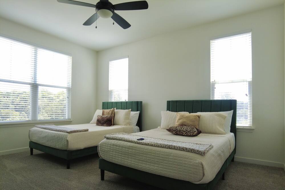 Photo of Bedroom in Mableton