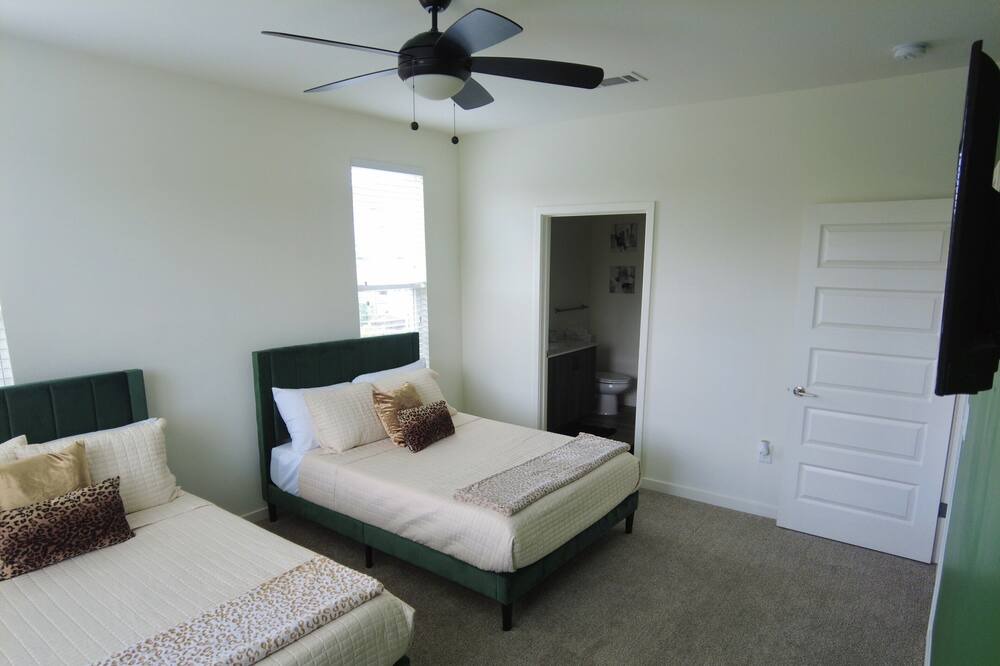 Photo of Bedroom in Mableton