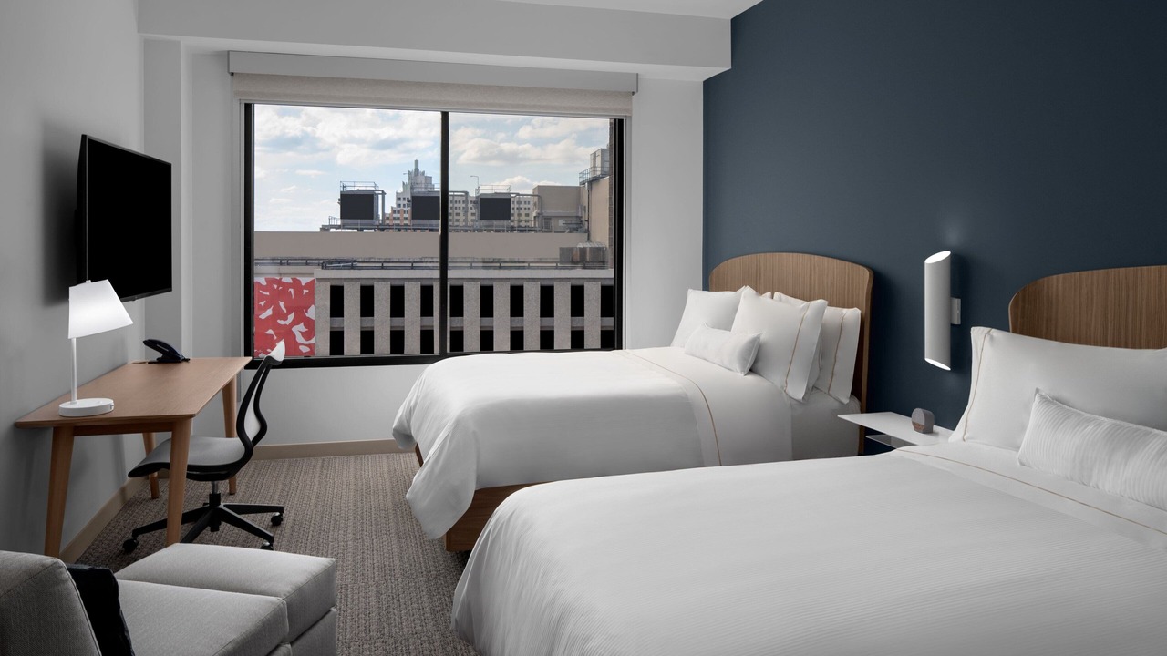 Photo of Bedroom in Main - Military Plaza