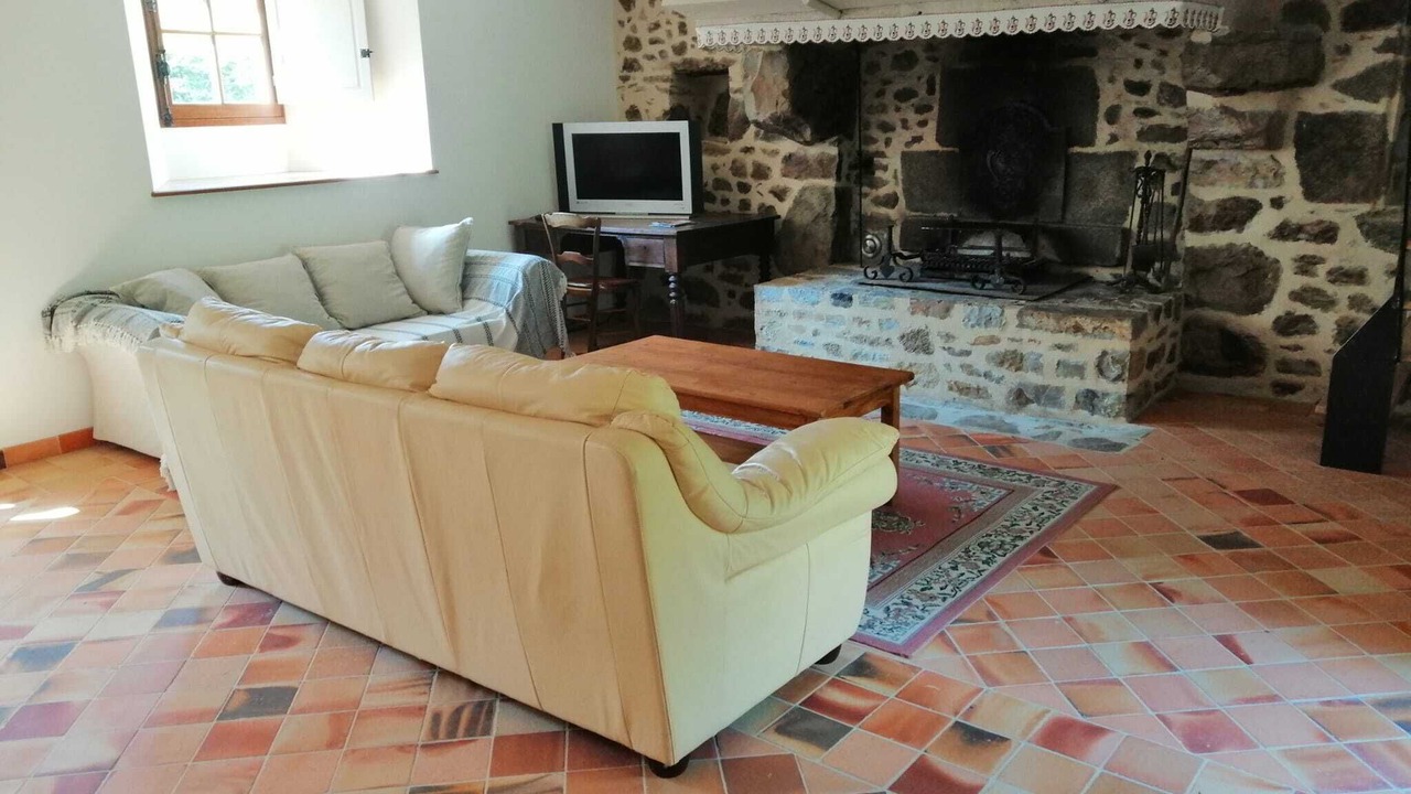 Photo of Livingroom in Chailland