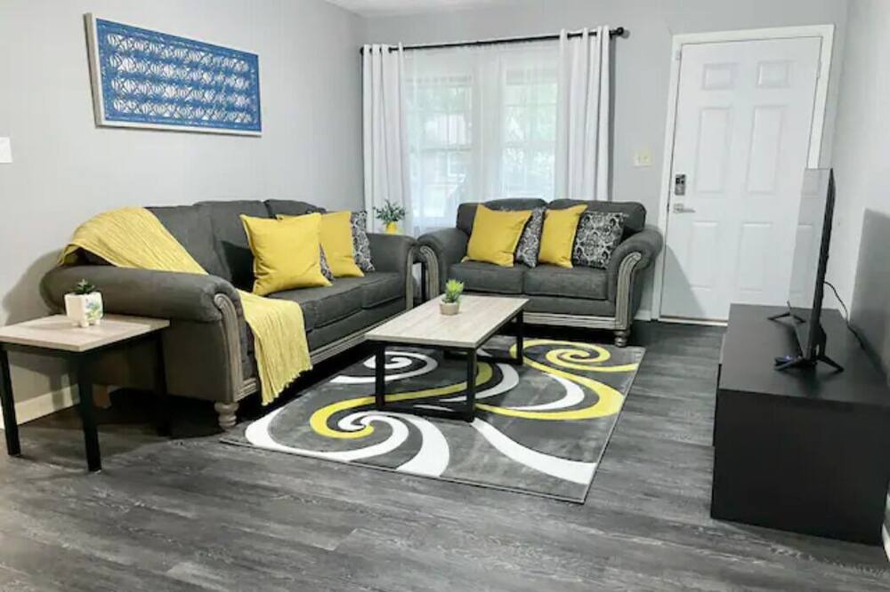 Photo of Livingroom in Acton