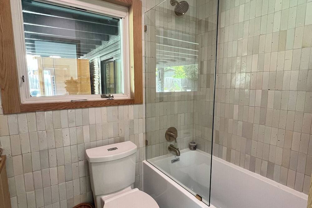 Photo of Bathroom in Allandale