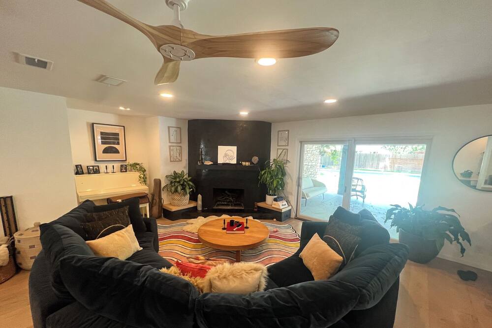 Photo of Livingroom in Allandale
