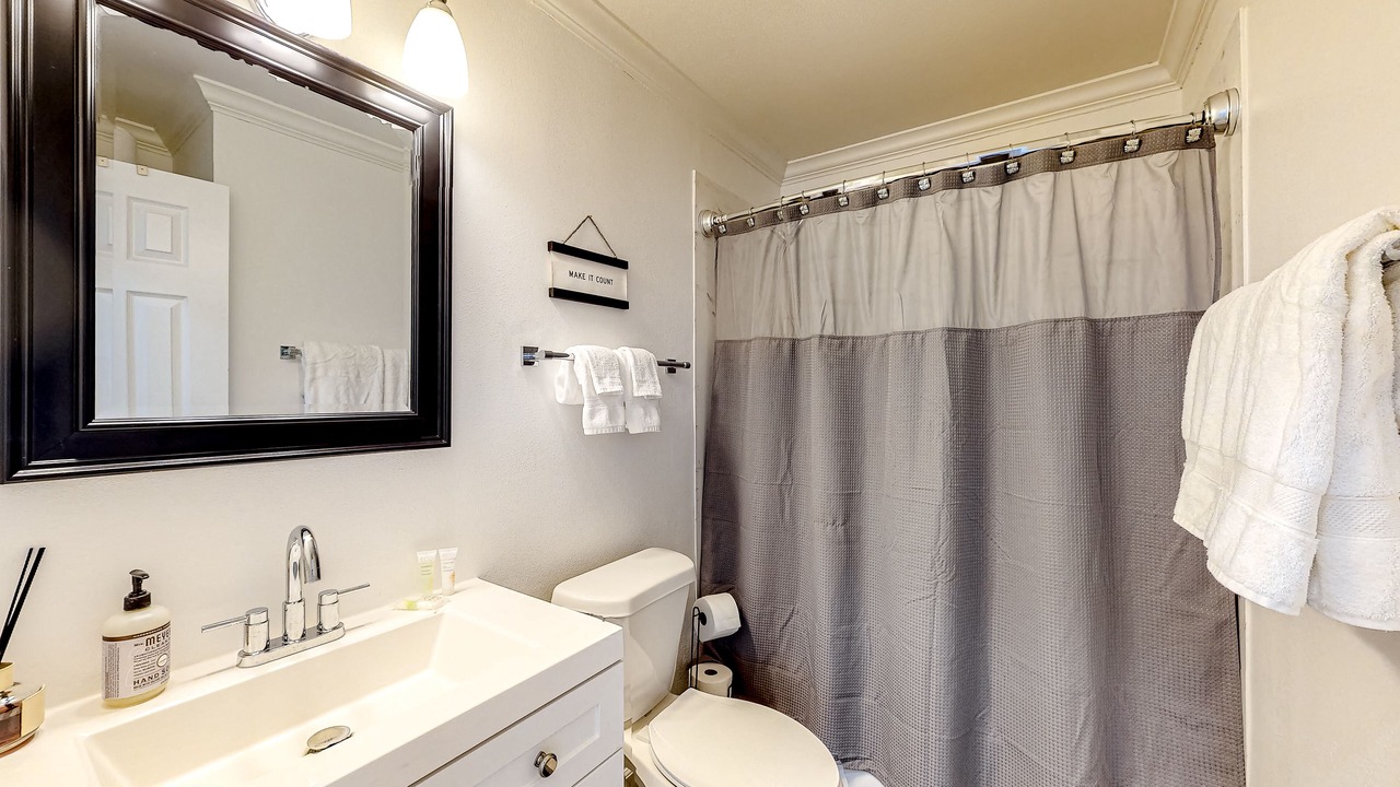 Photo of Bathroom in Apache Shores