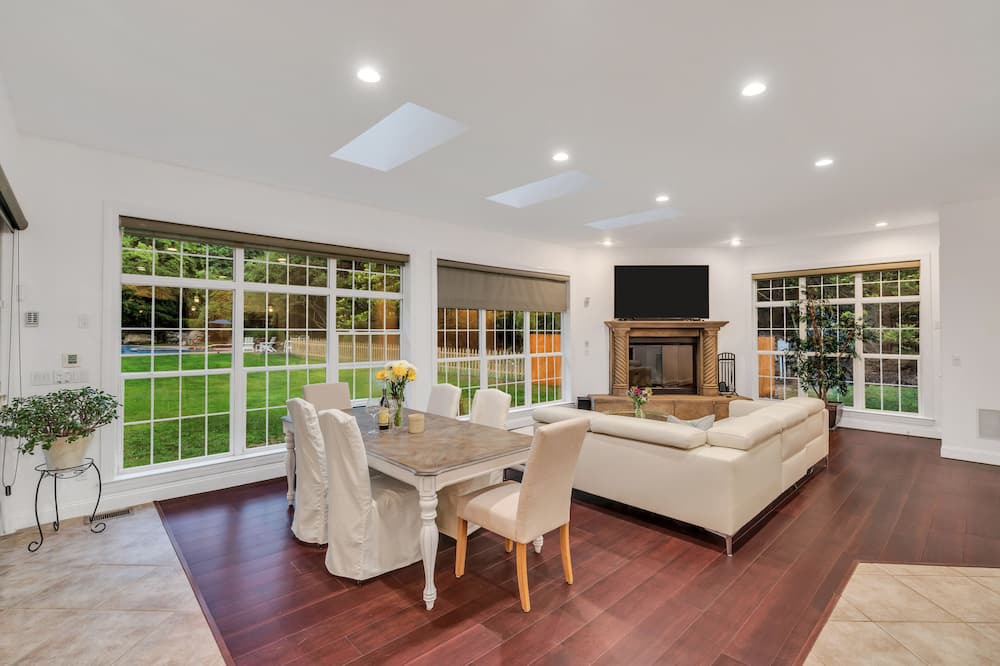 Photo of Livingroom in Wading River