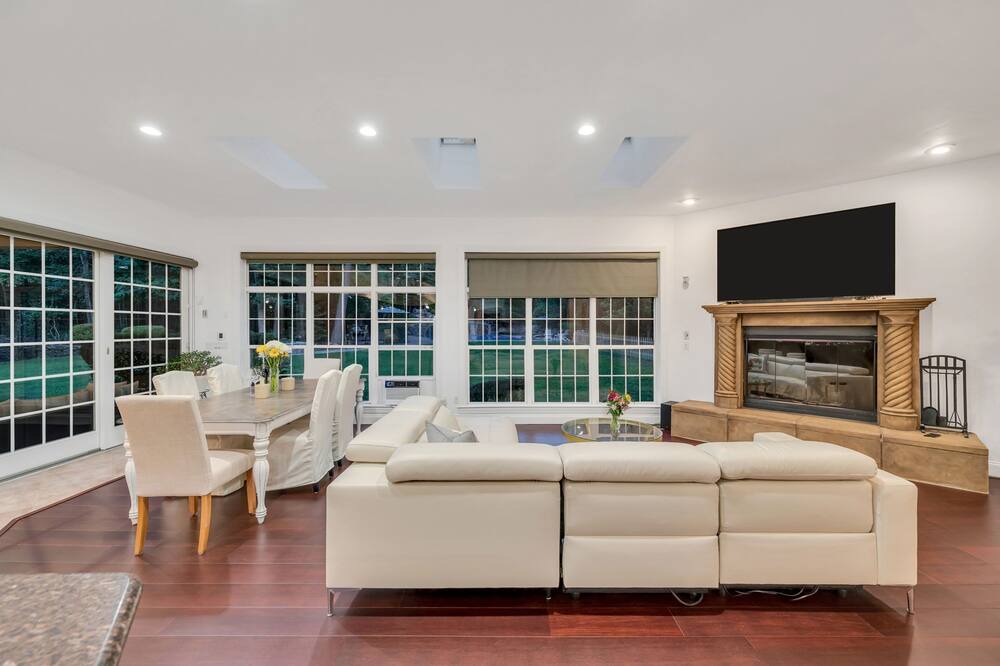 Photo of Livingroom in Wading River