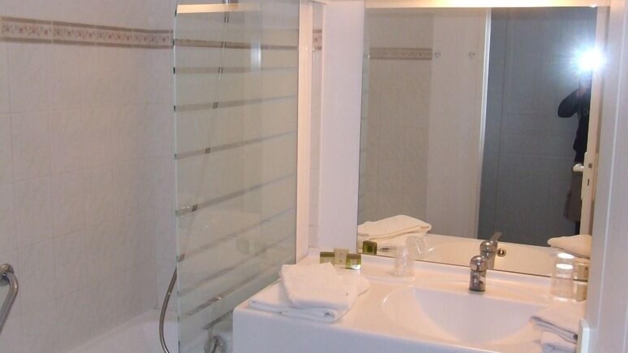 Photo of Bathroom in Lurbe-Saint-Christau