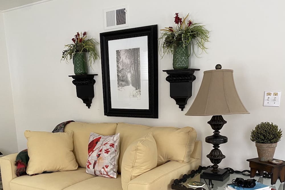 Photo of Livingroom in Lake St Louis