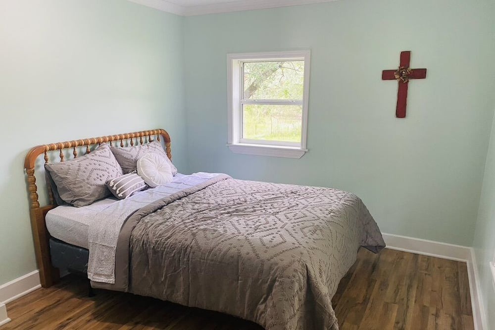 Photo of Bedroom in Tishomingo