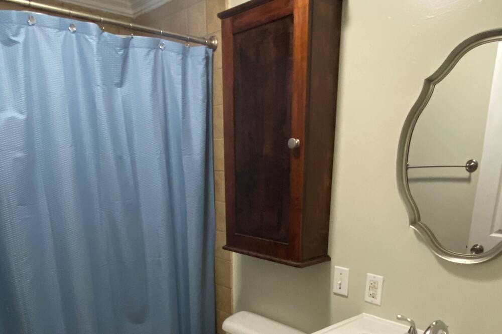 Photo of Bathroom in Tishomingo