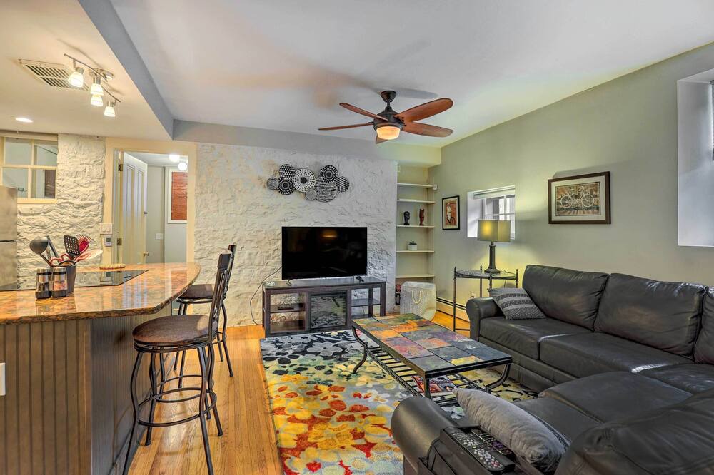 Photo of Livingroom in Corn Hill