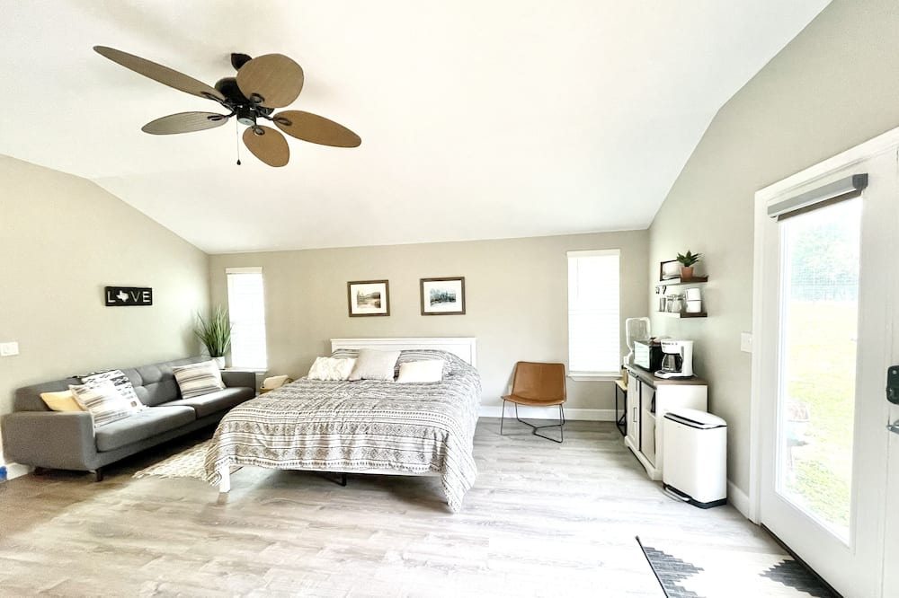 Photo of Bedroom in Cedar Creek