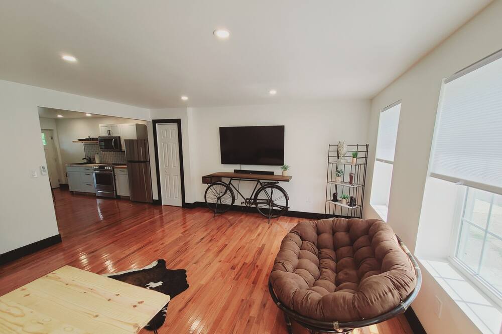 Photo of Livingroom in West Coxsackie