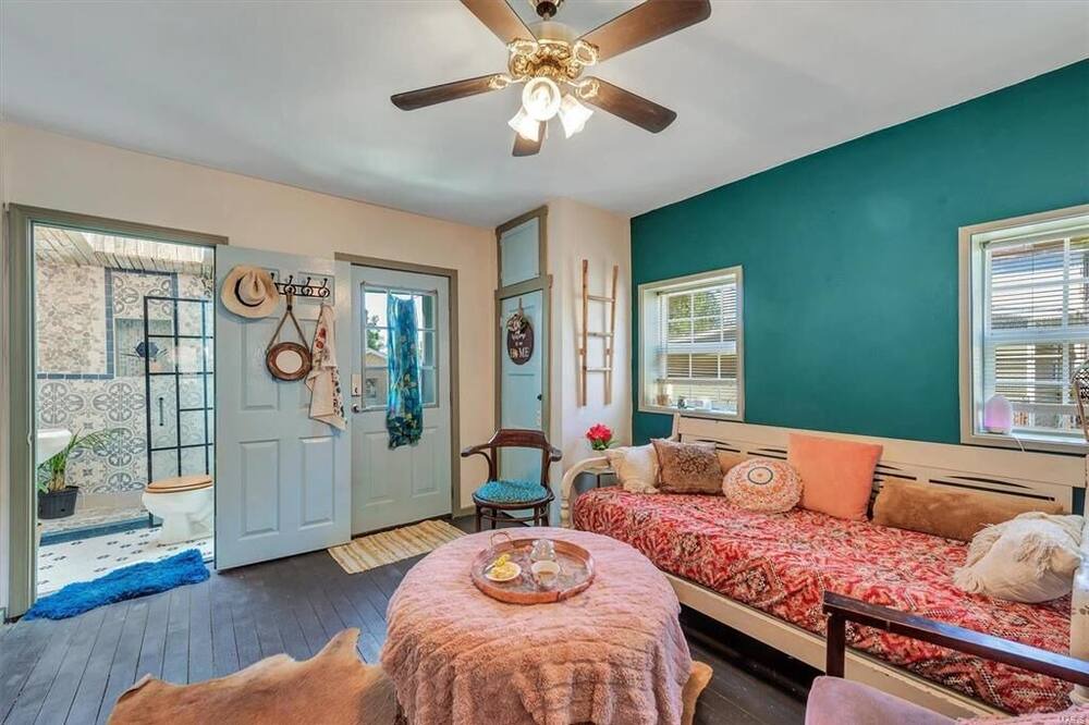 Photo of Bedroom in Pacific