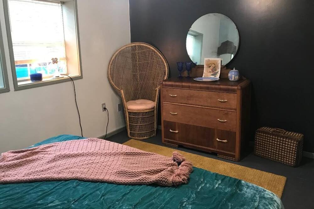 Photo of Bedroom in Pacific