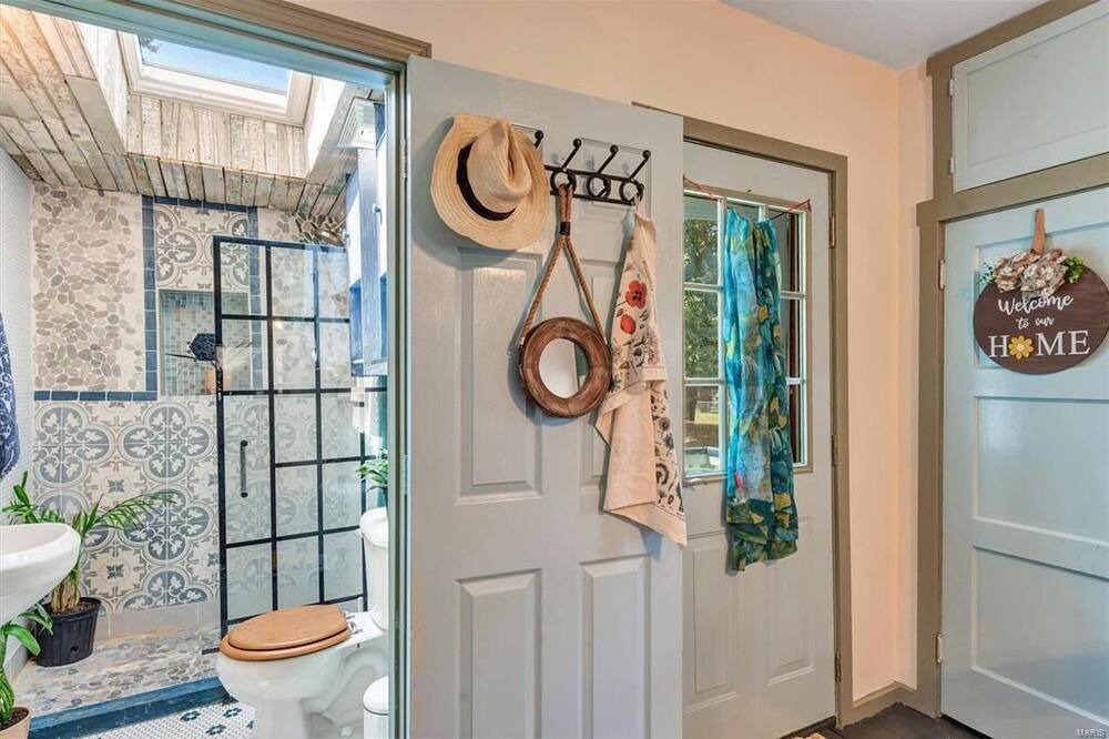 Photo of Bedroom in Pacific