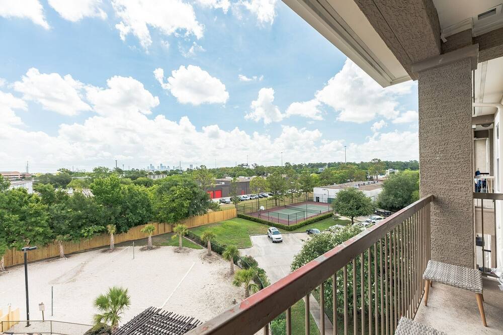 Photo of Patio Balcony in Washington Ave./ Memorial Park