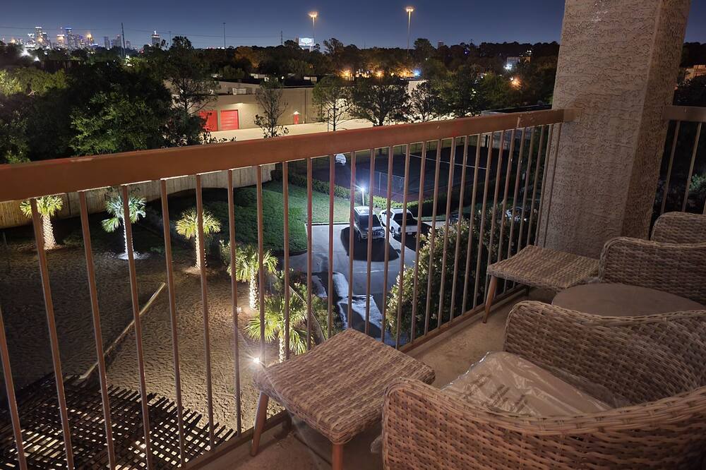 Photo of Patio Balcony in Washington Ave./ Memorial Park