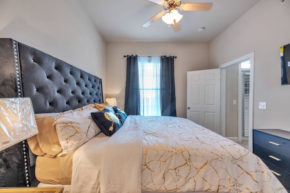 Photo of Bedroom in Washington Ave./ Memorial Park