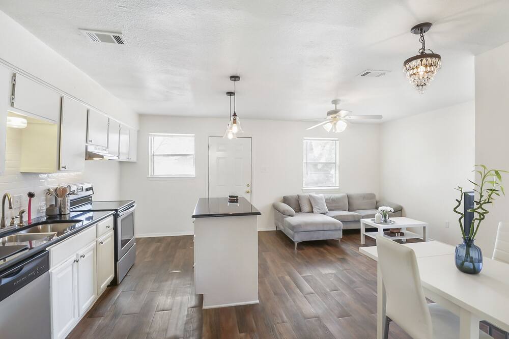 Photo of Bedroom in Fairmount